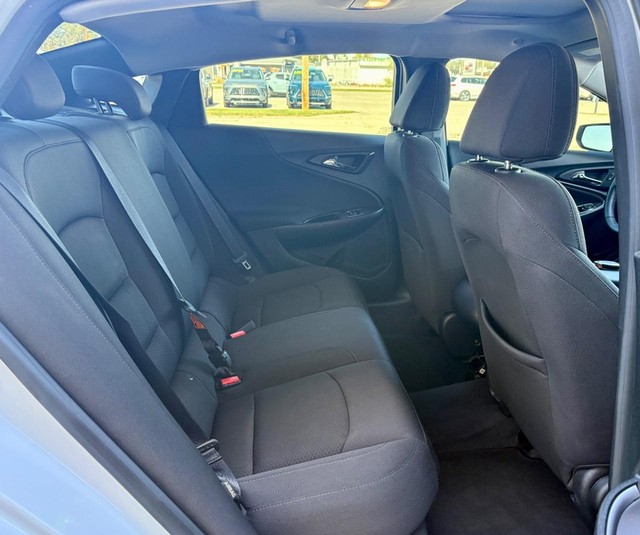 2019 Chevrolet Malibu RS thumbnail image 11