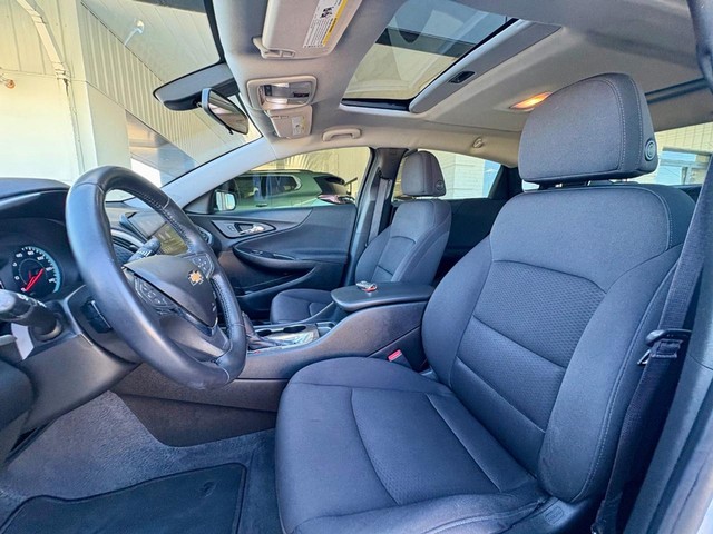 2019 Chevrolet Malibu RS thumbnail image 28