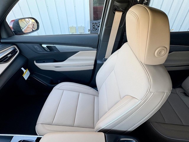 2027 Buick Enclave Preferred thumbnail image 18