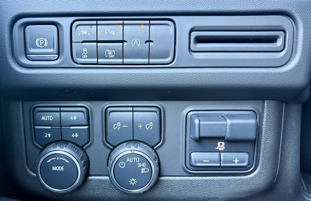 2024 Chevrolet Tahoe LT thumbnail image 21