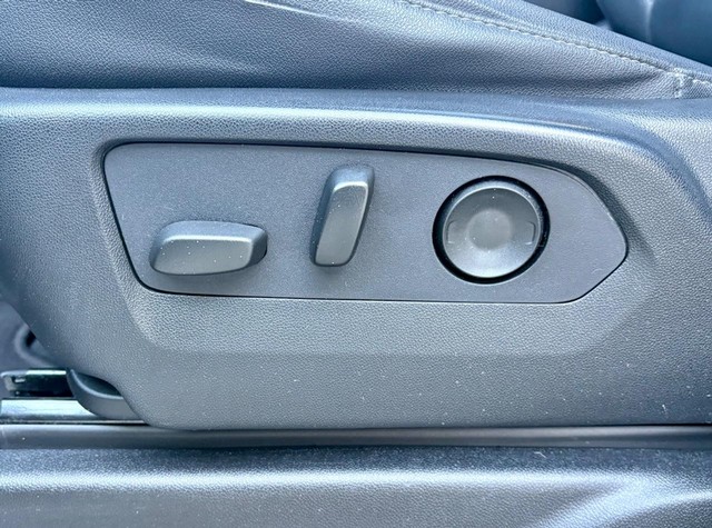 2024 Chevrolet Tahoe LT thumbnail image 35