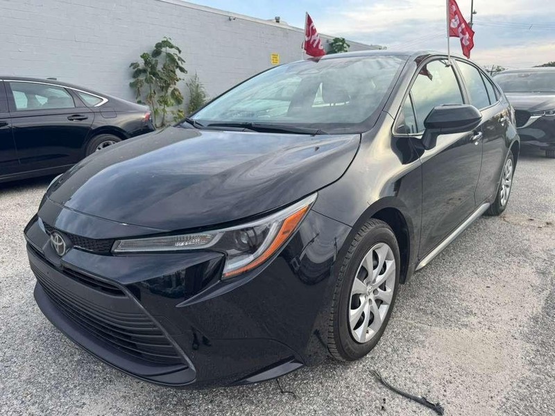 Toyota Corolla Vehicle Full-screen Gallery Image 2