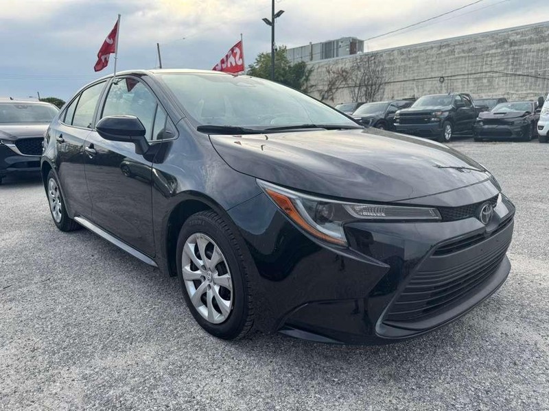 Toyota Corolla Vehicle Full-screen Gallery Image 4