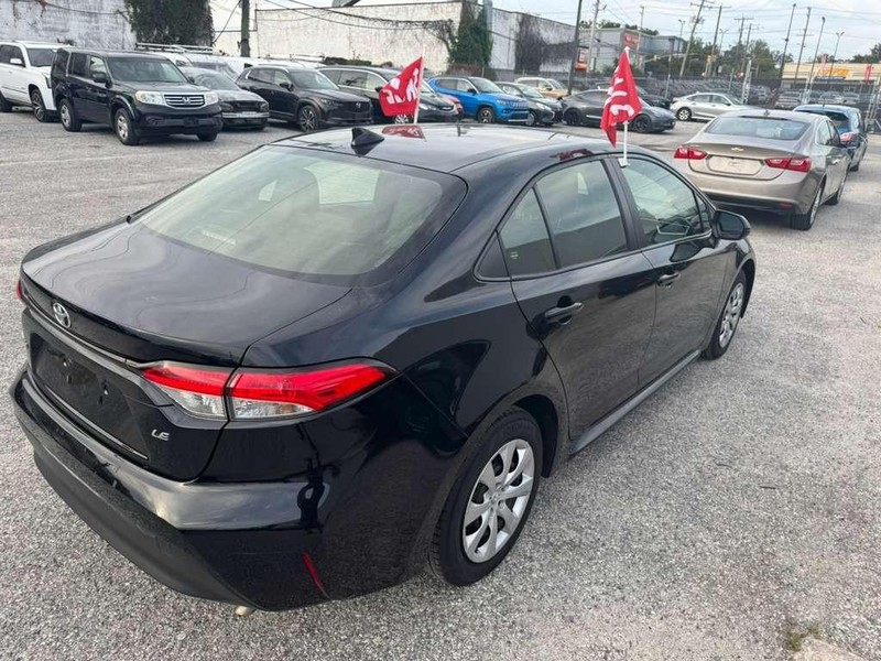 Toyota Corolla Vehicle Full-screen Gallery Image 7