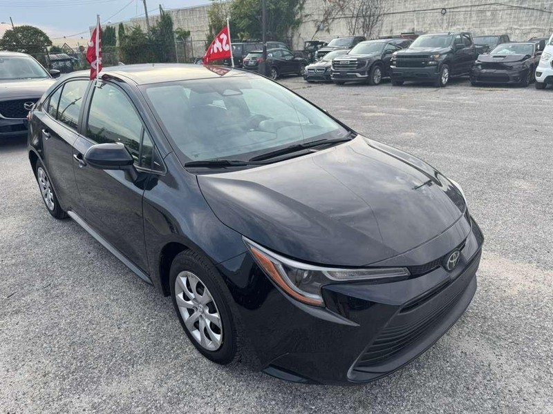 Toyota Corolla Vehicle Full-screen Gallery Image 9