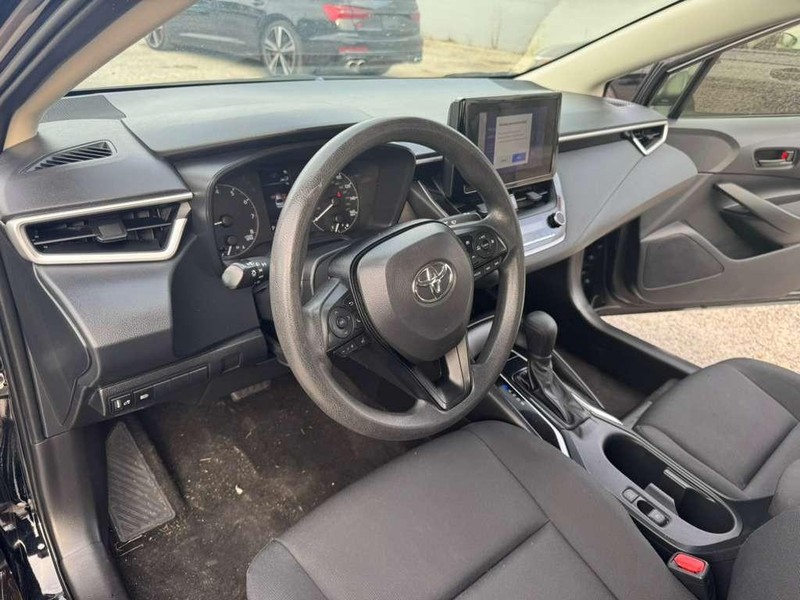 Toyota Corolla Vehicle Full-screen Gallery Image 15