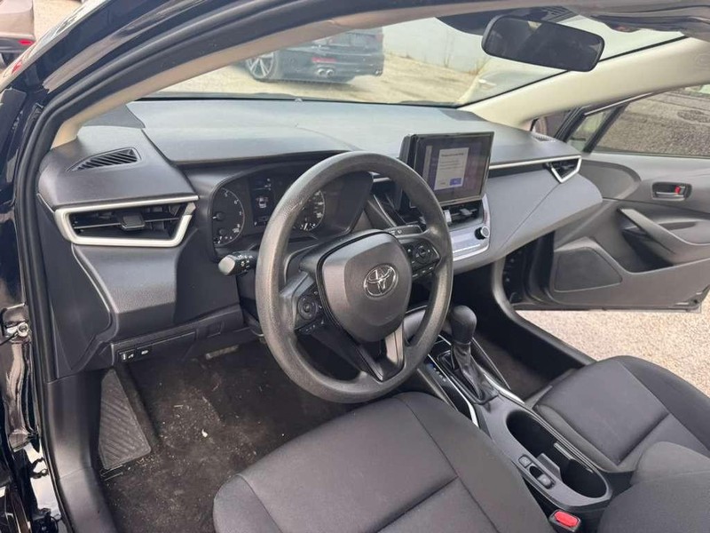 Toyota Corolla Vehicle Full-screen Gallery Image 18