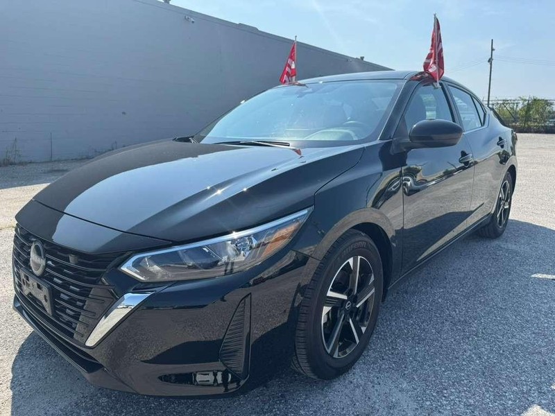 Nissan Sentra Vehicle Full-screen Gallery Image 2