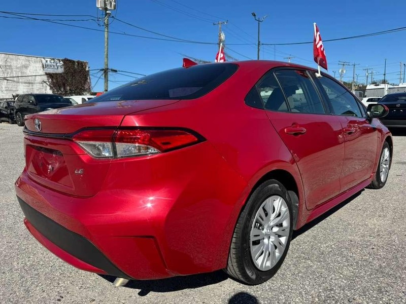 Toyota Corolla Vehicle Full-screen Gallery Image 10