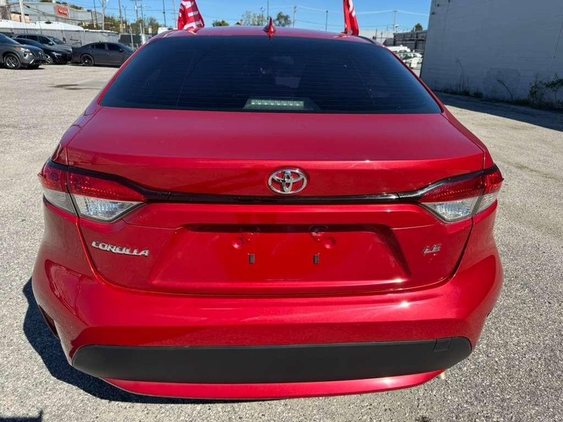 Toyota Corolla Vehicle Full-screen Gallery Image 14