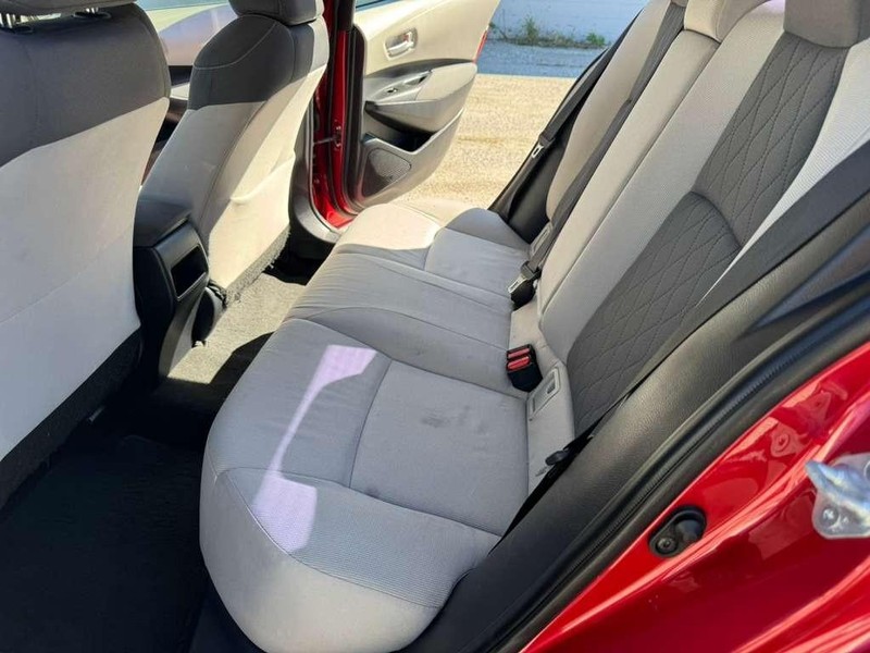 Toyota Corolla Vehicle Full-screen Gallery Image 17