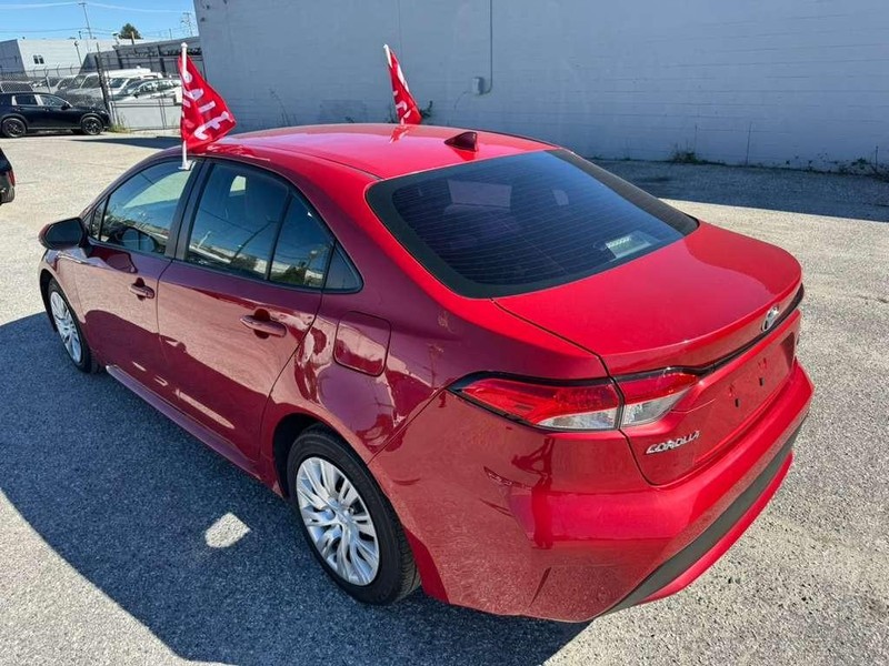 Toyota Corolla Vehicle Full-screen Gallery Image 18