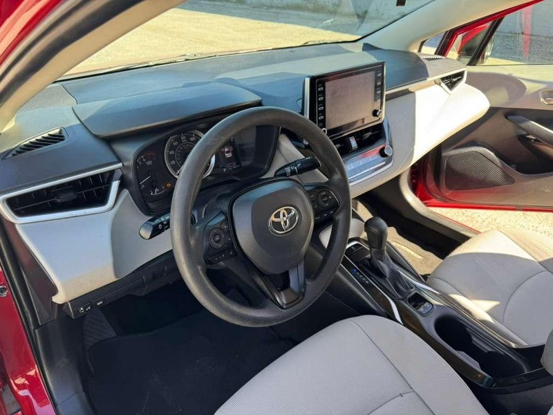Toyota Corolla Vehicle Full-screen Gallery Image 19