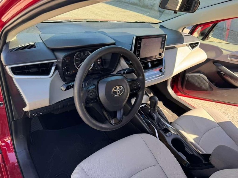 Toyota Corolla Vehicle Full-screen Gallery Image 23