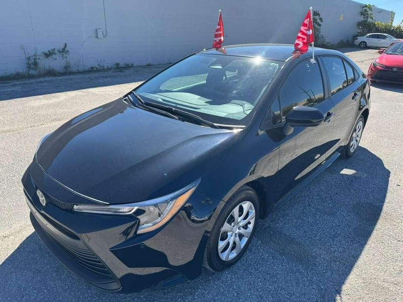 Toyota Corolla Vehicle Full-screen Gallery Image 9