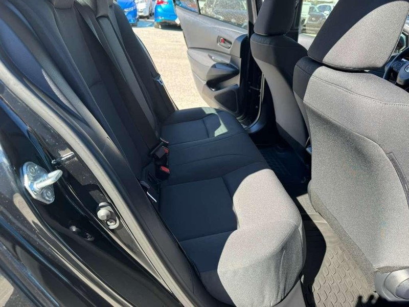 Toyota Corolla Vehicle Full-screen Gallery Image 15