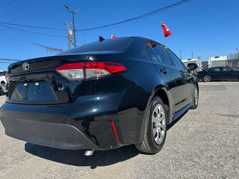 Toyota Corolla Vehicle Full-screen Gallery Image 18