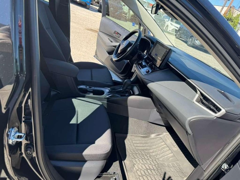 Toyota Corolla Vehicle Full-screen Gallery Image 21