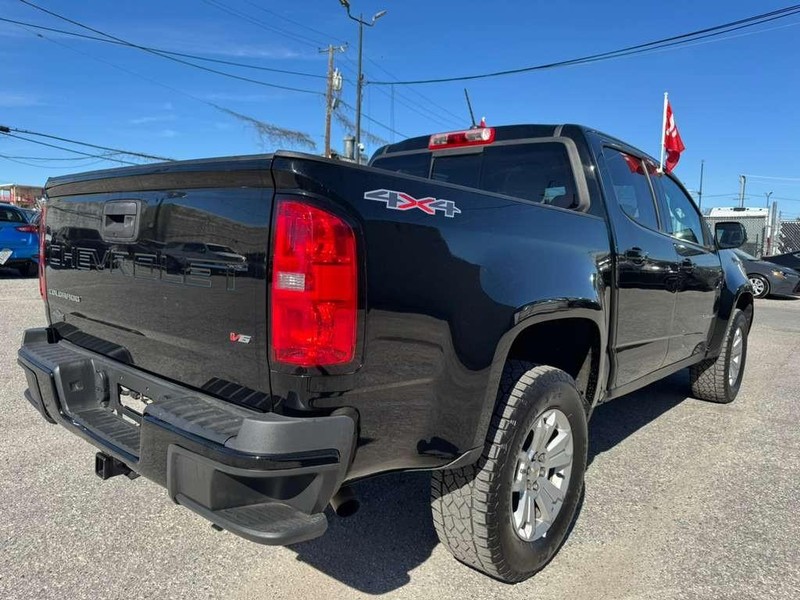 Chevrolet Colorado Vehicle Full-screen Gallery Image 11