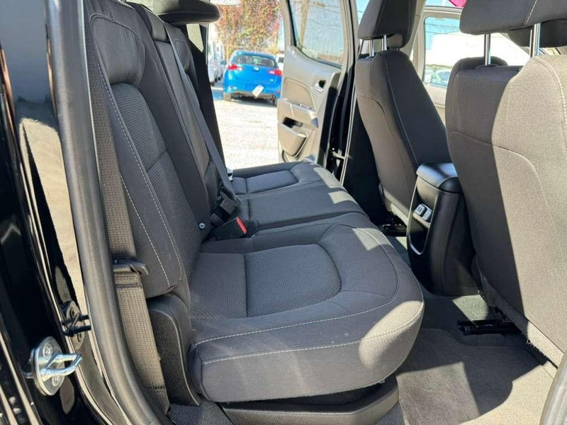 Chevrolet Colorado Vehicle Full-screen Gallery Image 14