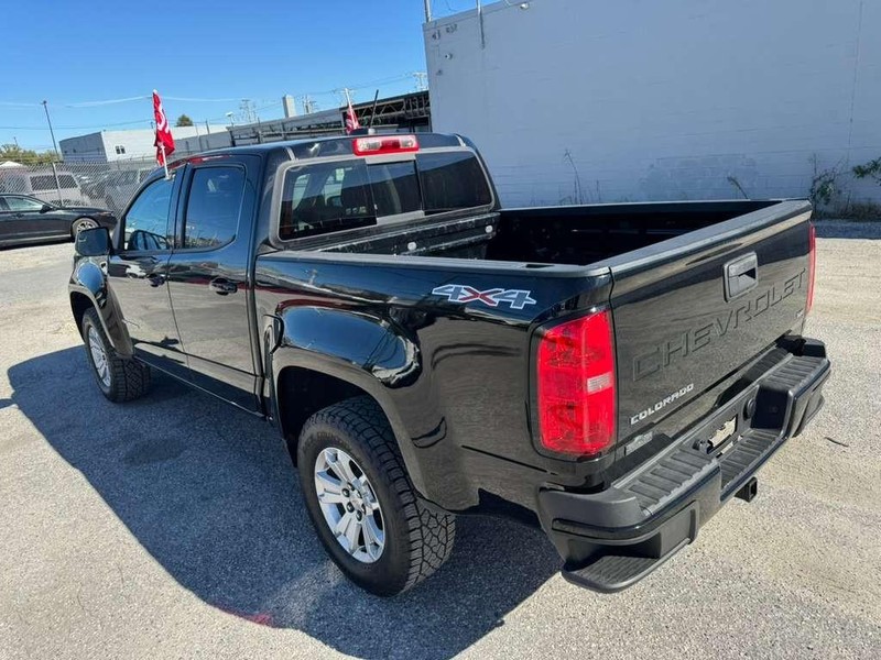 Chevrolet Colorado Vehicle Full-screen Gallery Image 15
