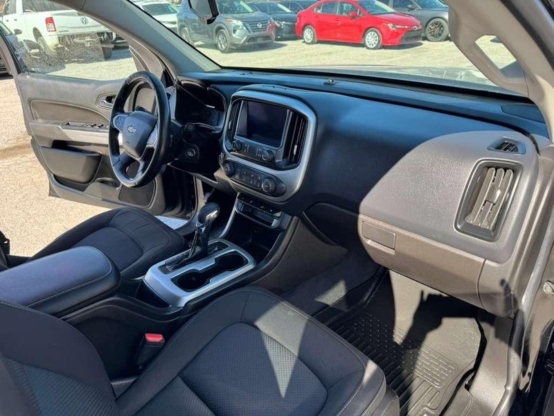 Chevrolet Colorado Vehicle Full-screen Gallery Image 19