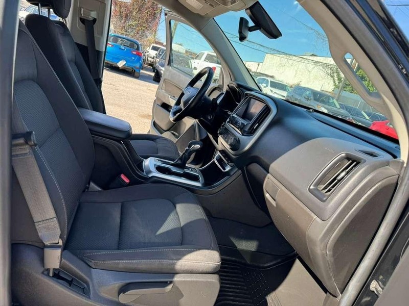 Chevrolet Colorado Vehicle Full-screen Gallery Image 20
