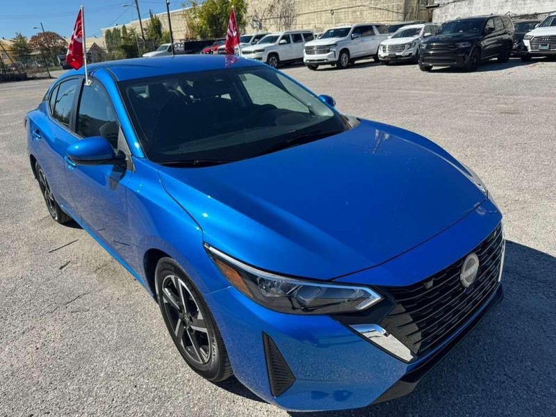 Nissan Sentra Vehicle Full-screen Gallery Image 5