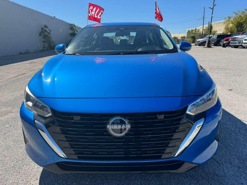 Nissan Sentra Vehicle Full-screen Gallery Image 6