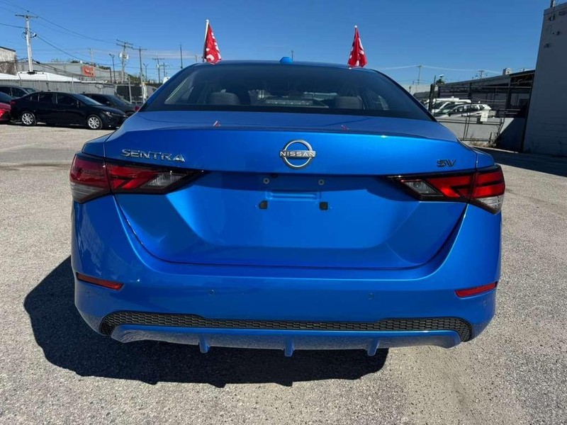 Nissan Sentra Vehicle Full-screen Gallery Image 9