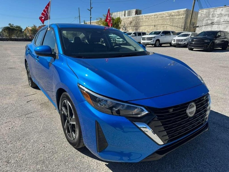 Nissan Sentra Vehicle Full-screen Gallery Image 10