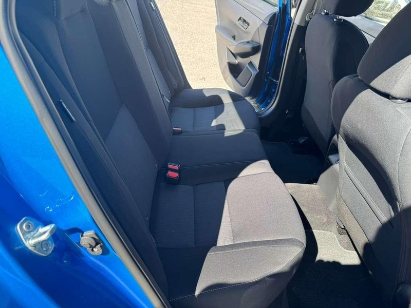 Nissan Sentra Vehicle Full-screen Gallery Image 15