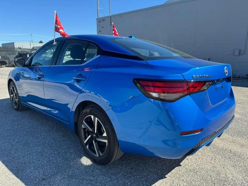 Nissan Sentra Vehicle Full-screen Gallery Image 16