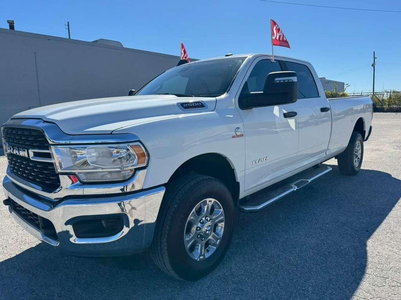 Ram 2500 Vehicle Full-screen Gallery Image 2