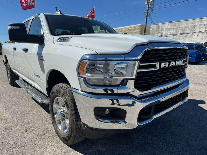 Ram 2500 Vehicle Full-screen Gallery Image 5