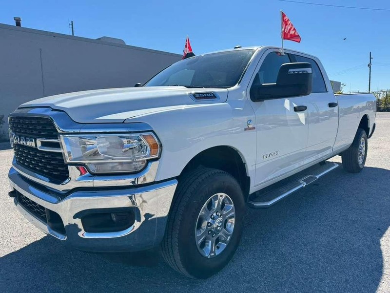 Ram 2500 Vehicle Full-screen Gallery Image 6