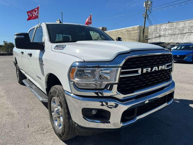 Ram 2500 Vehicle Full-screen Gallery Image 7