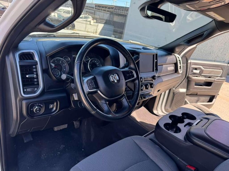 Ram 2500 Vehicle Full-screen Gallery Image 26