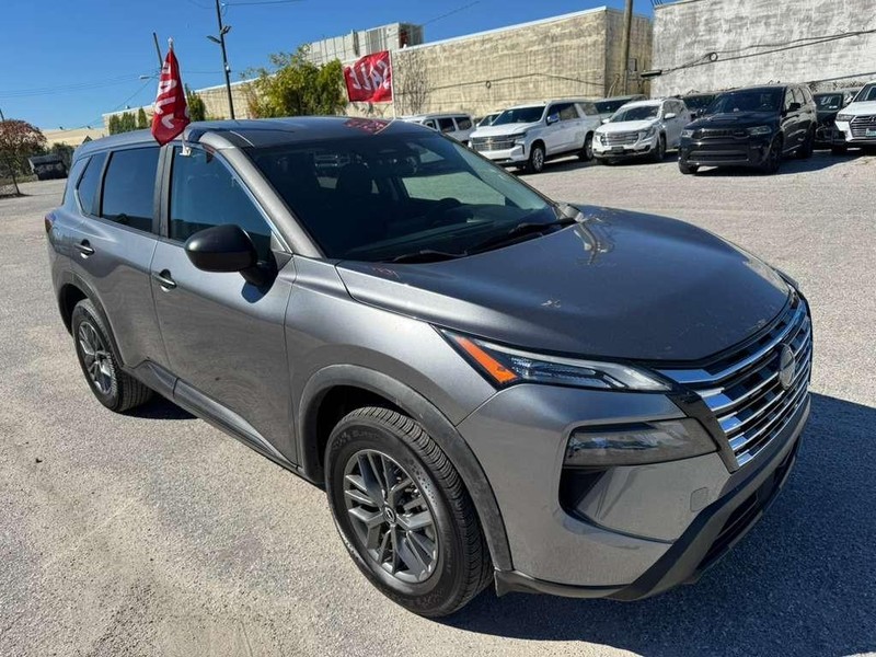 Nissan Rogue Vehicle Full-screen Gallery Image 5