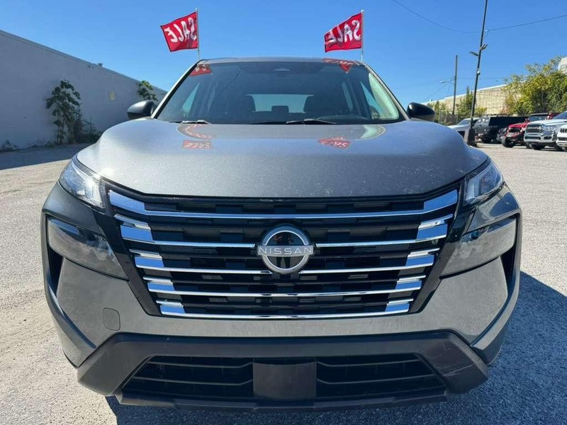 Nissan Rogue Vehicle Full-screen Gallery Image 20