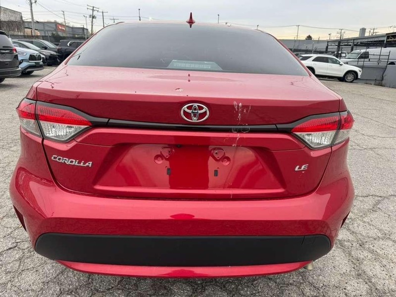 Toyota Corolla Vehicle Full-screen Gallery Image 5