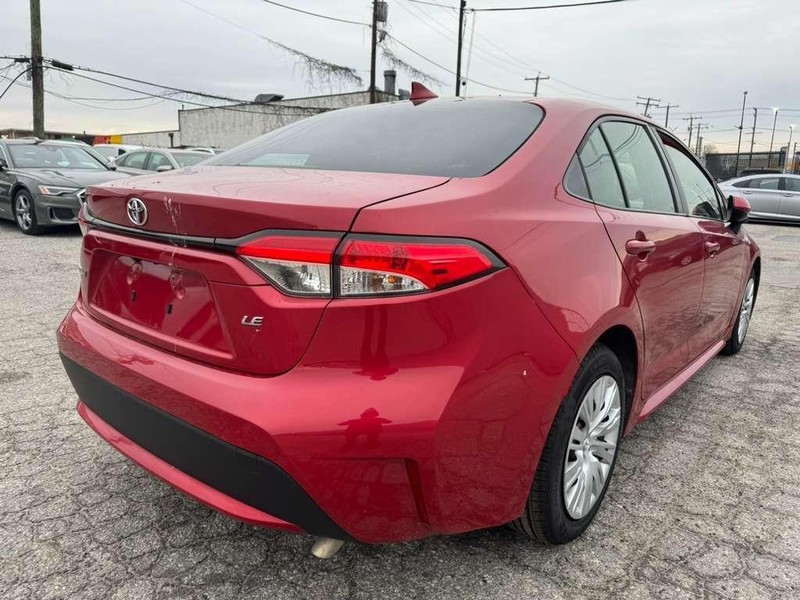 Toyota Corolla Vehicle Full-screen Gallery Image 12