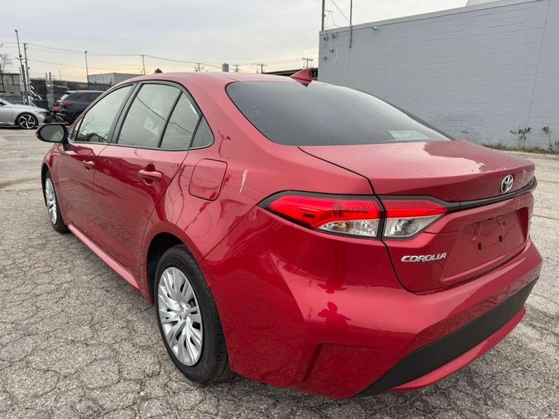 Toyota Corolla Vehicle Full-screen Gallery Image 14