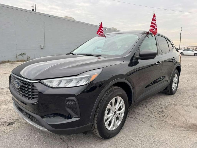 Ford Escape Vehicle Full-screen Gallery Image 2