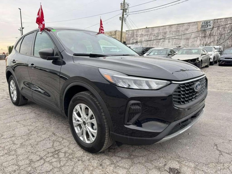 Ford Escape Vehicle Full-screen Gallery Image 3