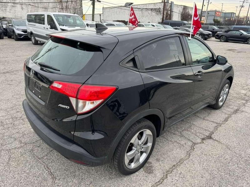 Honda HR-V Vehicle Full-screen Gallery Image 7