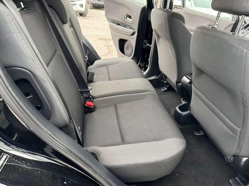 Honda HR-V Vehicle Full-screen Gallery Image 12