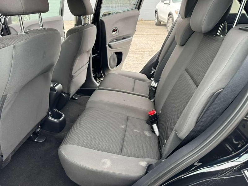 Honda HR-V Vehicle Full-screen Gallery Image 13