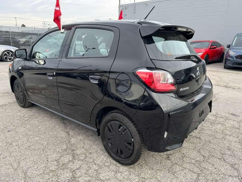 Mitsubishi Mirage Vehicle Full-screen Gallery Image 9