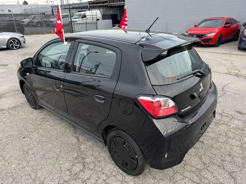 Mitsubishi Mirage Vehicle Full-screen Gallery Image 10